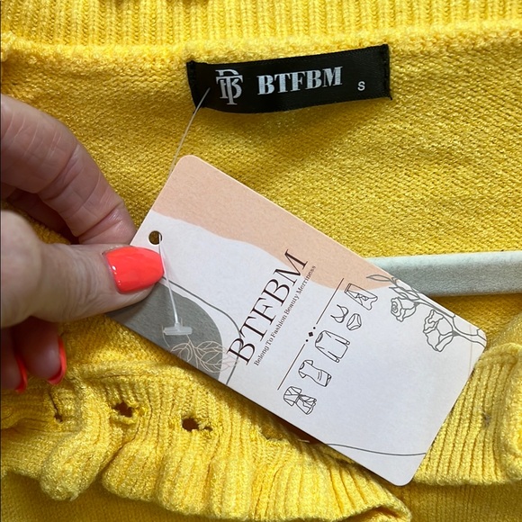 Yellow Ruffled Sweater - Picture 4 of 4